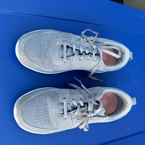 Vionic Delmar Remy.  Light grey. - Picture 3 of 12